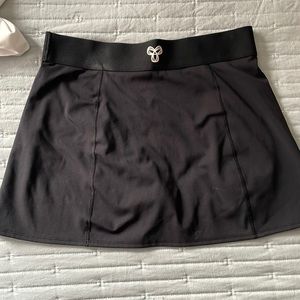 Aritzia tennis skirt size M